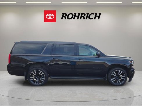 Used 2018 Chevrolet Suburban LT image 6