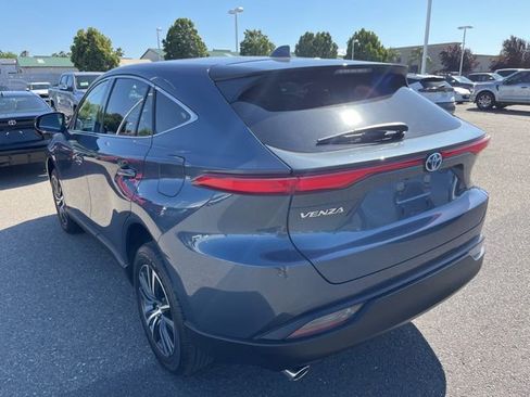 Used 2024 Toyota Venza LE AWD/4WD image 7