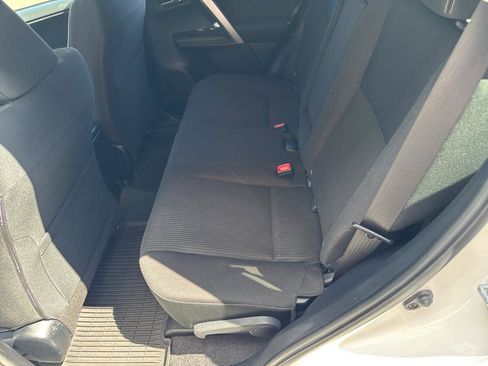 Used 2015 Toyota RAV4 XLE image 21