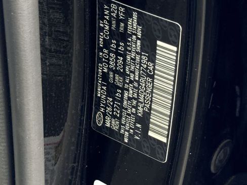 Used 2024 Hyundai Elantra SEL FWD image 29