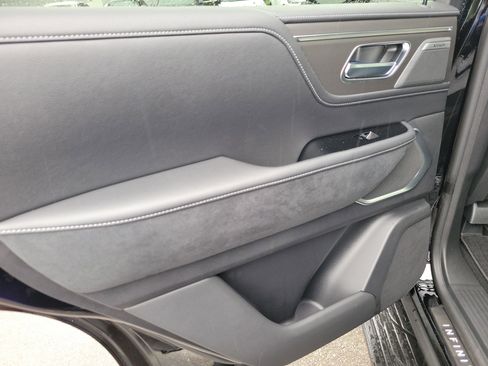 New 2026 INFINITI QX80 Luxe w/ Cargo Package image 8