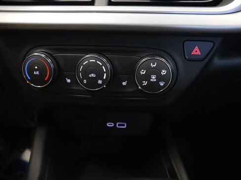 Used 2024 Chevrolet Trax LS w/ LS Convenience Package image 23