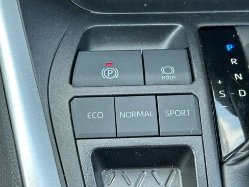 Certified 2025 Toyota RAV4 XLE FWD image 26