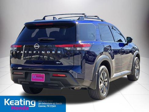 Used 2022 Nissan Pathfinder SV image 5