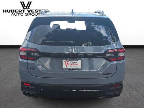 New 2026 Honda Pilot Sport image 7