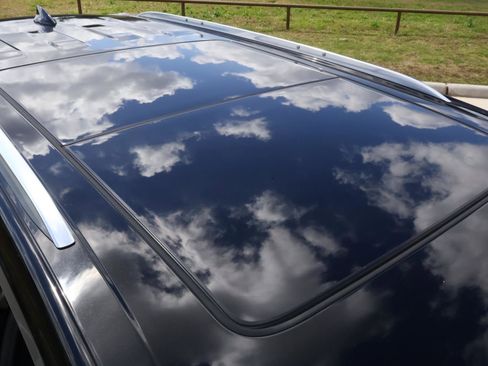 Used 2025 Cadillac XT6 Luxury image 13