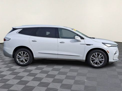 Used 2023 Buick Enclave Essence w/ Experience Buick Package image 7