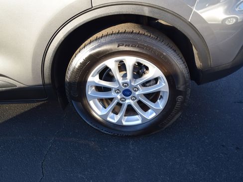 Used 2022 Ford Escape SE w/ Cold Weather Package image 6