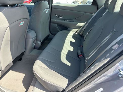 Used 2025 Hyundai Elantra Sport FWD image 5
