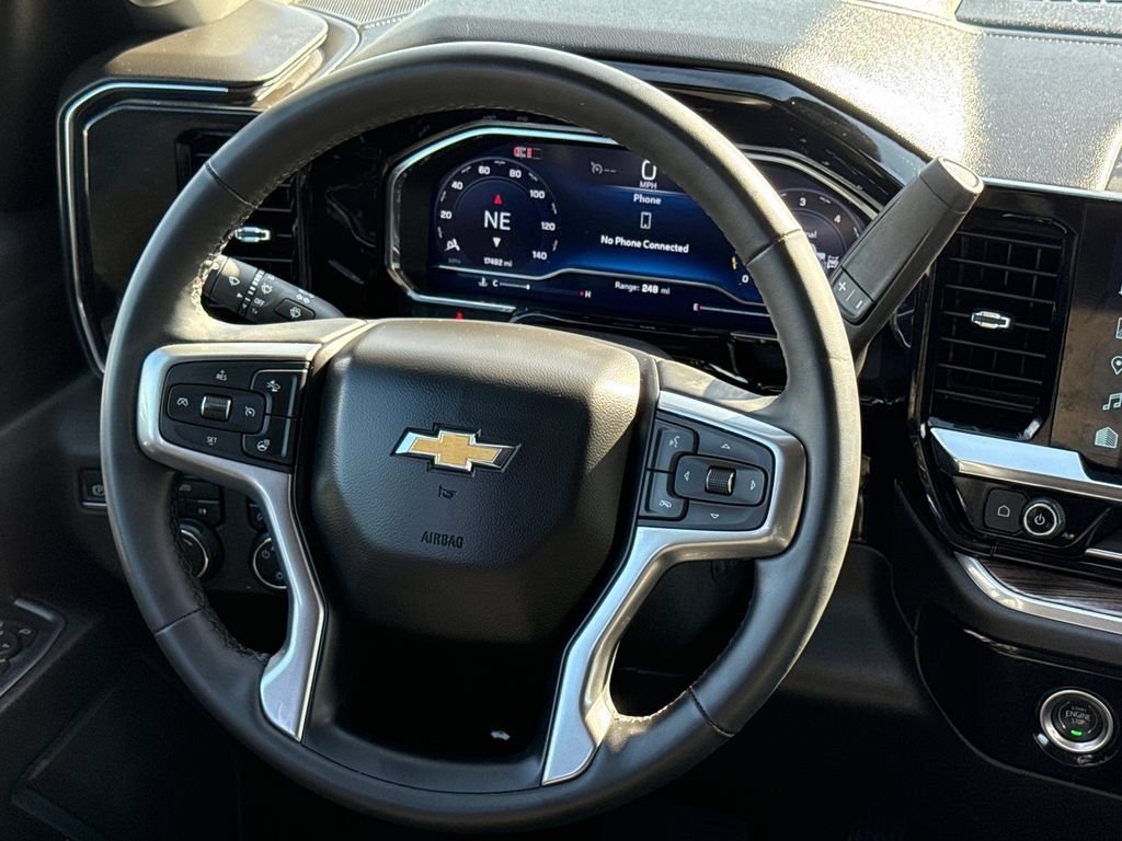 Used 2024 Chevrolet Silverado 1500 LT AWD/4WD image 10