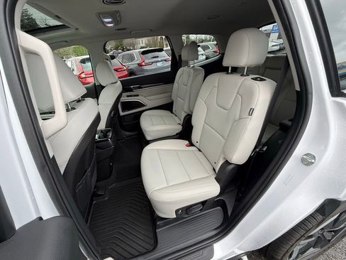 Used 2024 Kia Telluride S w/ S Sunroof Package image 19