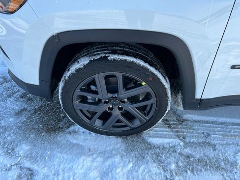 New 2026 Jeep Compass Limited image 10