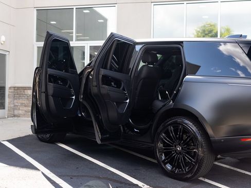 Used 2024 Land Rover Range Rover SE AWD/4WD image 16