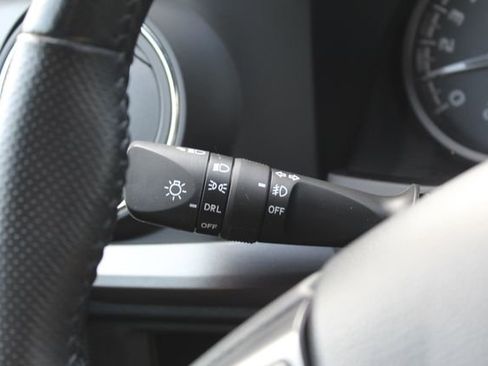 Used 2019 Toyota Tacoma TRD Off-Road AWD/4WD image 17