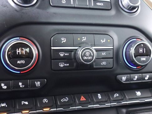 Used 2019 Chevrolet Silverado 1500 High Country image 25