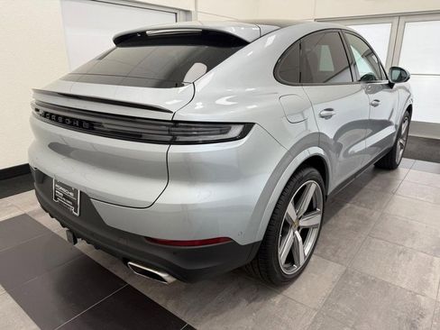 Certified 2024 Porsche Cayenne Coupe image 7