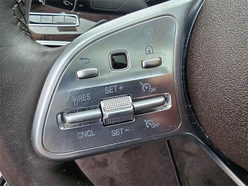 Used 2025 Mercedes-Benz GLC 300 image 20