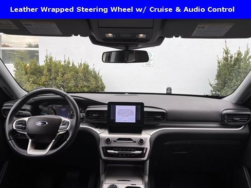 Used 2022 Ford Explorer XLT w/ Class IV Trailer Tow Package image 3