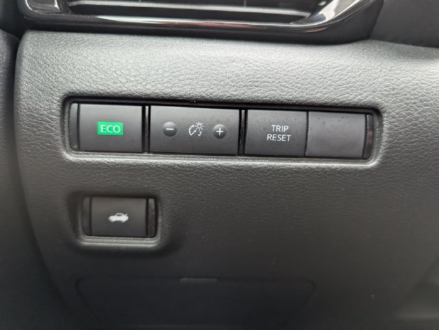 Used 2025 Nissan Sentra SV FWD image 24