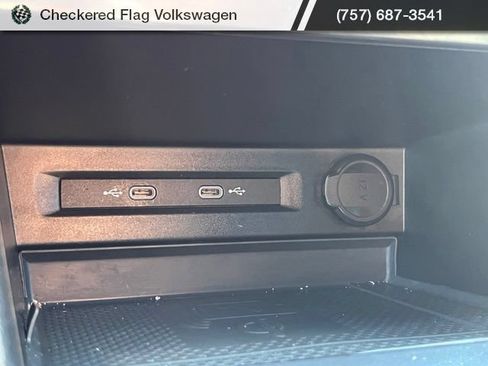Used 2022 Volkswagen Tiguan SE R-Line FWD image 39