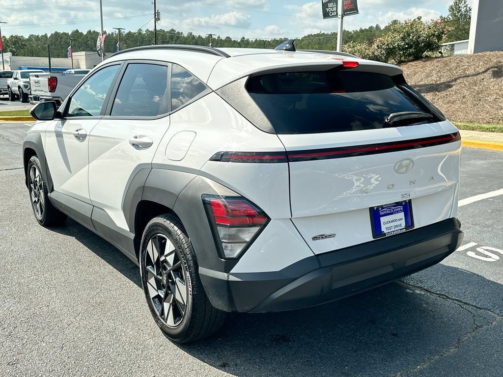 Used 2025 Hyundai Kona SEL FWD image 6