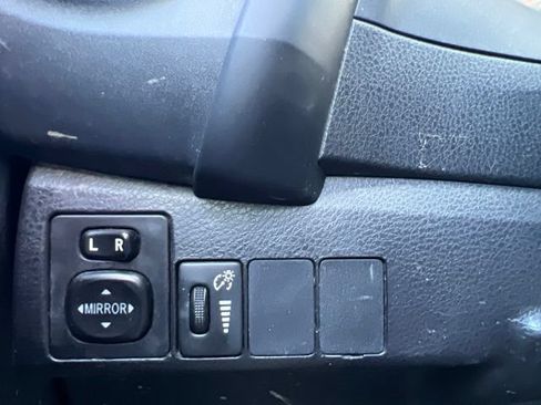 Used 2017 Toyota Corolla L w/ Carpet Mat Package (TMS) FWD image 15