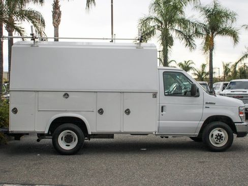 Used 2014 Ford E-350 and Econoline 350 Super Duty w/ Power Windows & Locks Group image 10