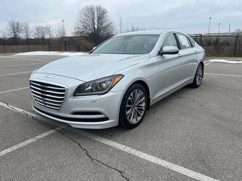 Used 2015 Hyundai Genesis 3.8 image 3