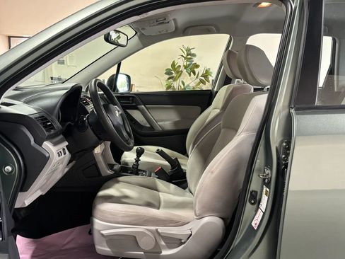 Used 2014 Subaru Forester 2.5i AWD/4WD image 10
