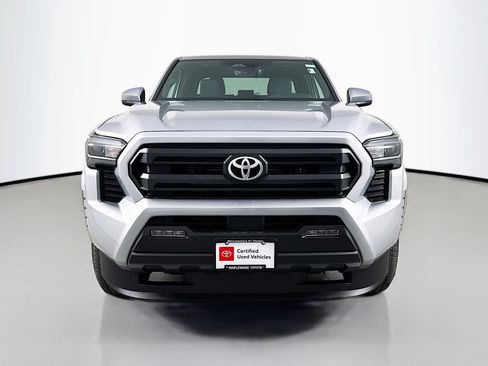 Certified 2025 Toyota Tacoma SR5 AWD/4WD image 2