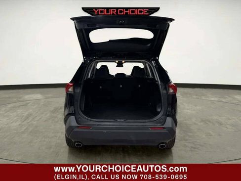 Used 2021 Toyota RAV4 XLE FWD image 5