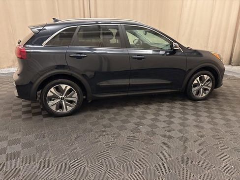 Used 2022 Kia Niro EX w/ Cold Weather Package image 4
