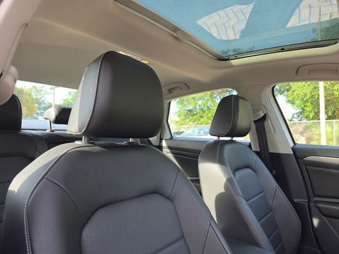 Used 2024 Volkswagen Jetta SE w/ Panoramic Sunroof Package FWD image 15
