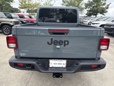 New 2025 Jeep Gladiator Sport w/ Premium Package image 6