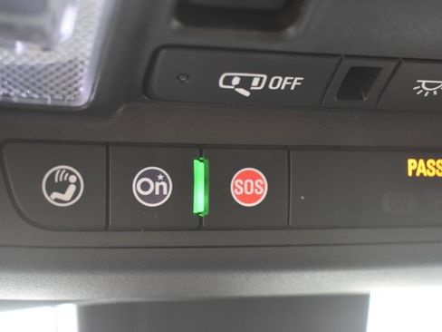 Used 2023 Chevrolet Equinox RS image 30