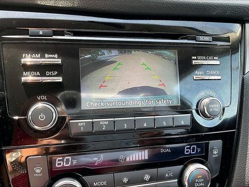 Used 2015 Nissan Rogue SV FWD image 14