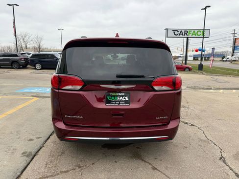 Used 2020 Chrysler Pacifica Limited image 11
