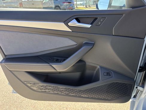 New 2026 Volkswagen Jetta SE FWD image 11