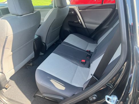 Used 2014 Toyota RAV4 XLE FWD image 10