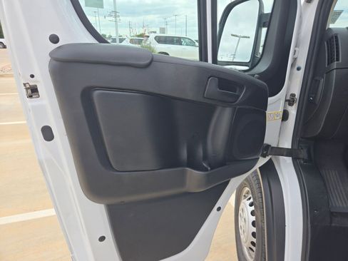 Used 2025 RAM ProMaster 3500 w/ Convenience Group FWD image 12