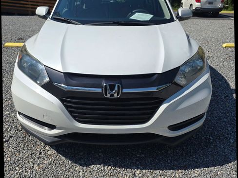 Used 2016 Honda HR-V LX image 2