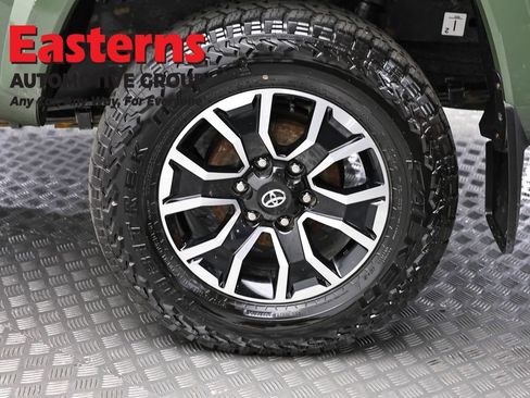 Used 2022 Toyota Tacoma TRD Sport AWD/4WD image 8