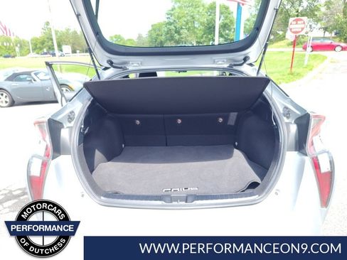 Used 2016 Toyota Prius Three FWD image 9