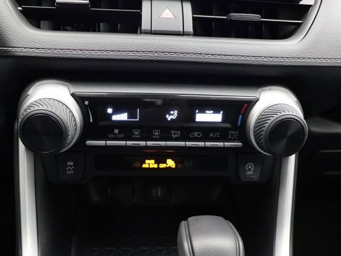 Used 2024 Toyota RAV4 LE image 22