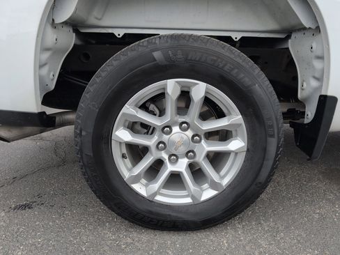 Used 2024 Chevrolet Silverado 1500 LT image 12