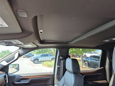Used 2023 GMC Sierra 1500 Denali AWD/4WD image 32