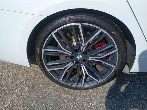 Used 2021 BMW 540i xDrive w/ M Sport Package image 11