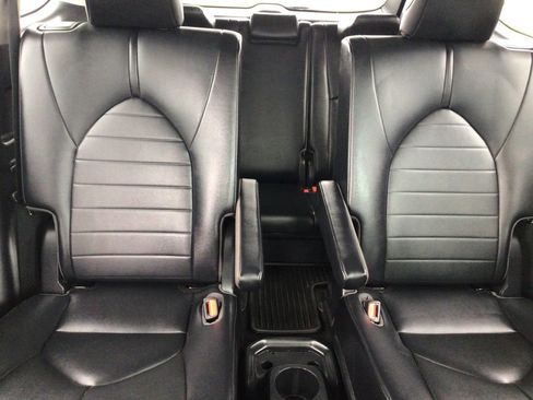 Used 2021 Toyota Highlander XLE AWD/4WD image 15