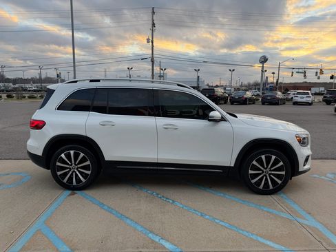 Used 2022 Mercedes-Benz GLB 250 4MATIC image 4