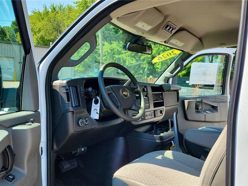 New 2026 Chevrolet Express 3500 LT w/ LT Preferred Equipment Group RWD image 12
